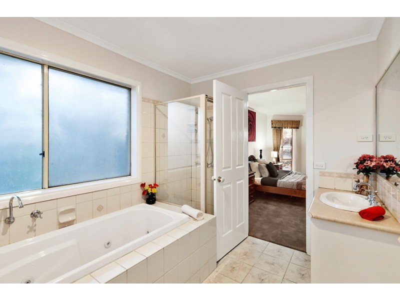 5 Ashley Court, Forest Hill VIC 3131