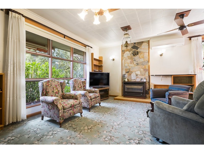 8 Denman Street, Mitcham VIC 3132