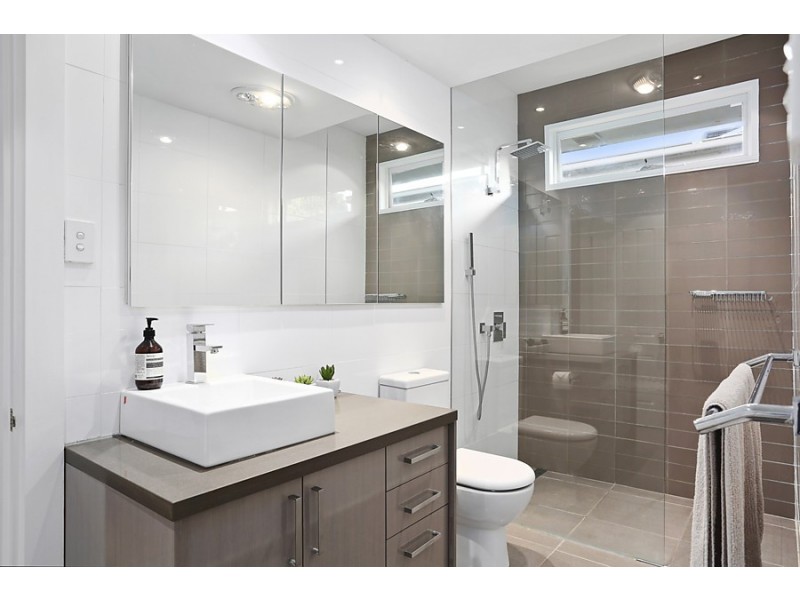 17 Hunter Drive, Blackburn South VIC 3130