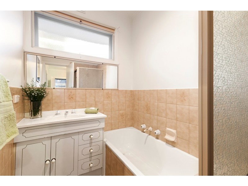 13 Norma Road, Forest Hill VIC 3131