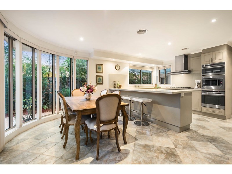 18 Patrick Court, Mitcham VIC 3132