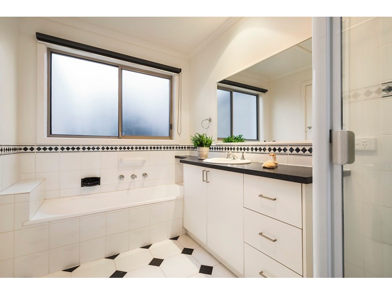 18 Patrick Court, Mitcham VIC 3132