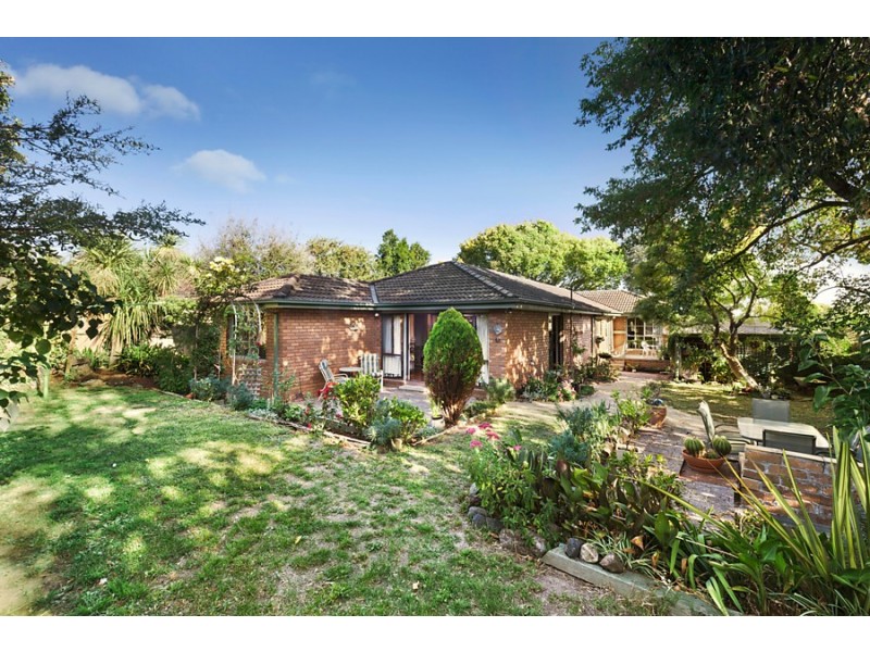 11 Coonawarra Drive, Vermont South VIC 3133
