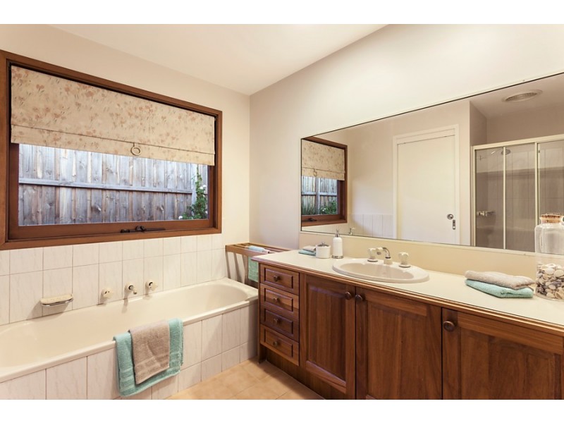 25 Highfield Avenue, Warranwood VIC 3134