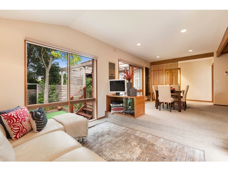 17 Orchard Grove, Blackburn South VIC 3130