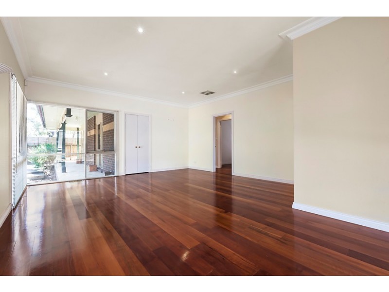 2/161 Canterbury Road, Blackburn VIC 3130