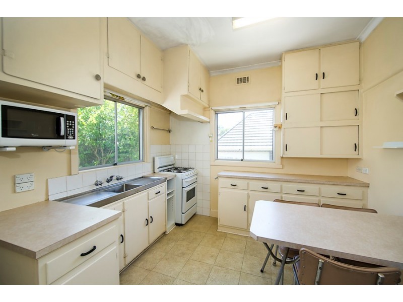 24 Lawrence Street, Blackburn South VIC 3130