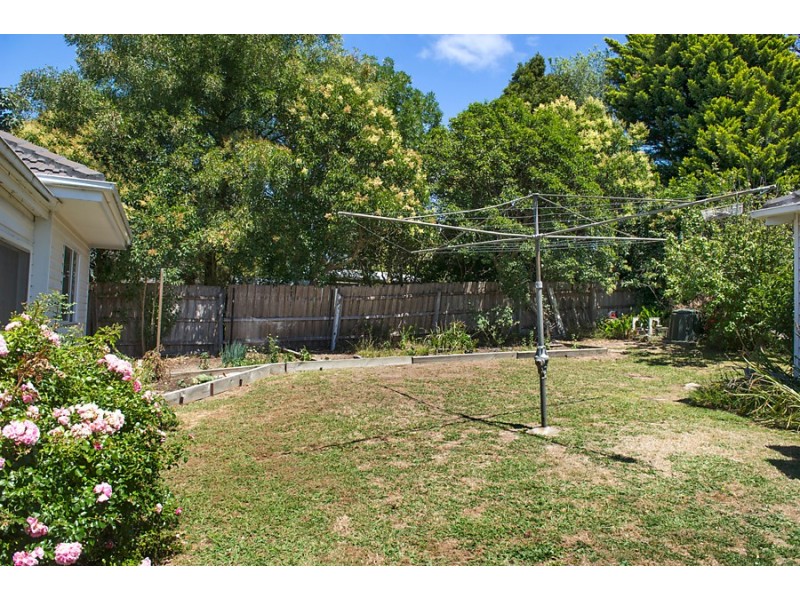 24 Lawrence Street, Blackburn South VIC 3130