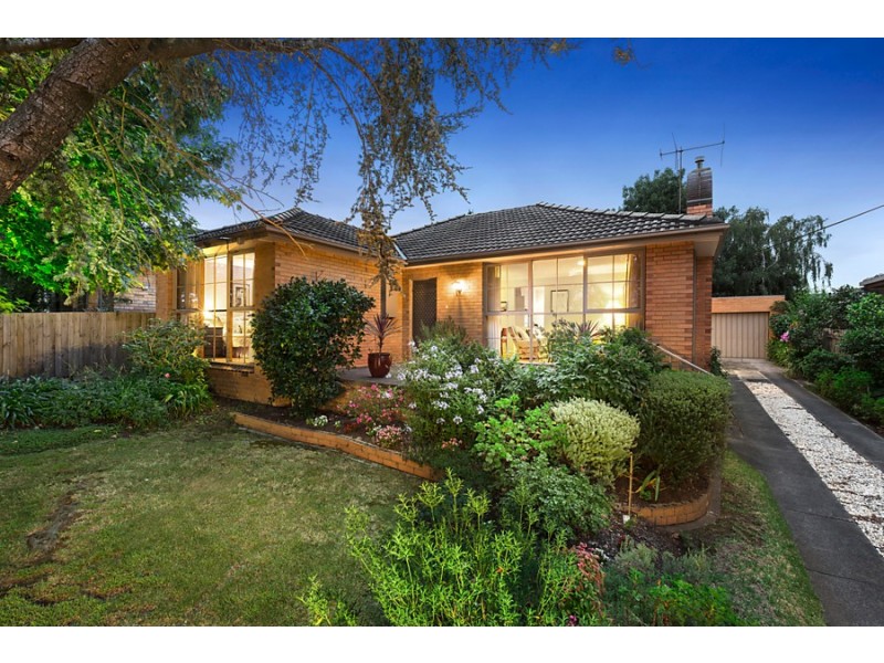 15 Cherry Orchard Rise, Box Hill North VIC 3129