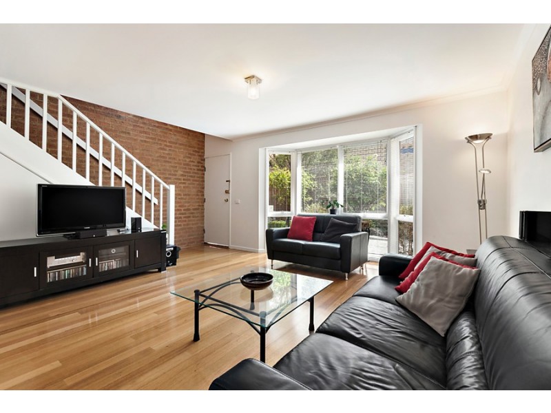 2/3 Station Street, Blackburn VIC 3130