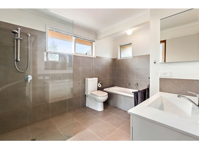 2/3 Station Street, Blackburn VIC 3130