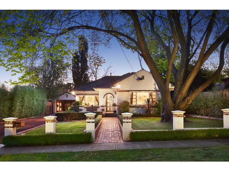 2 Haslemere Road, Mitcham VIC 3132