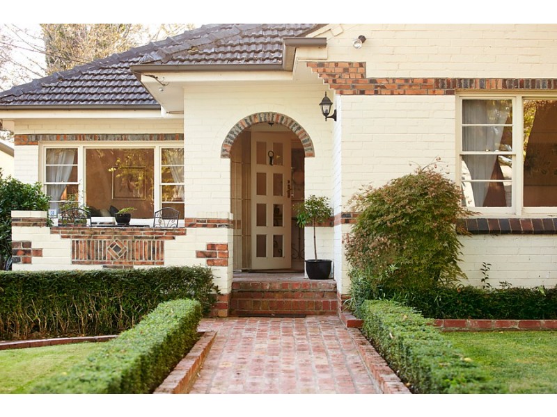 2 Haslemere Road, Mitcham VIC 3132