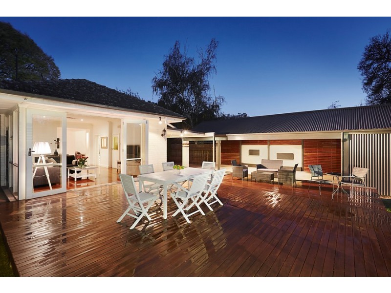 2 Haslemere Road, Mitcham VIC 3132
