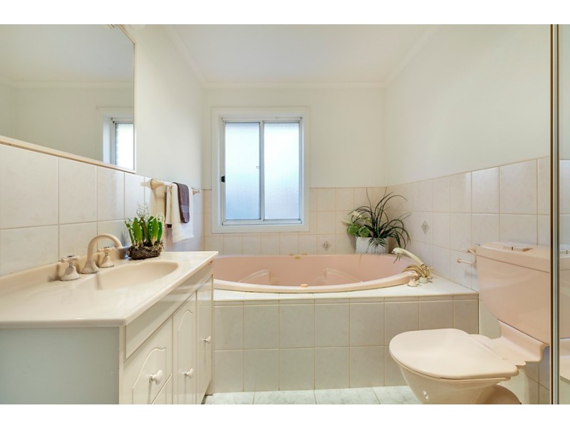 18 Naramah Street, Forest Hill VIC 3131