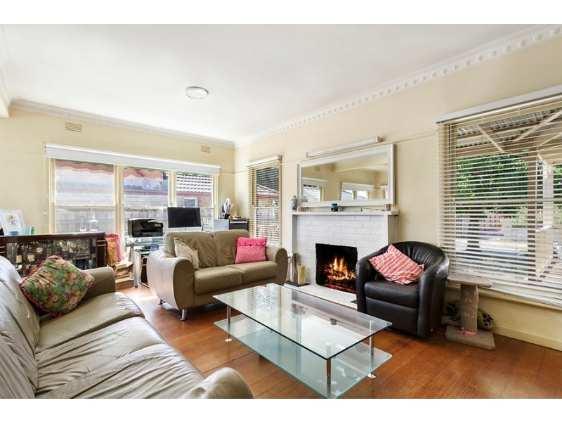 16 Highview Grove, Burwood East VIC 3151