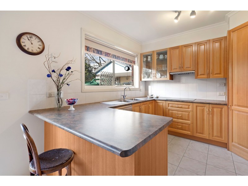 2 Garrisson Grove, Wantirna VIC 3152