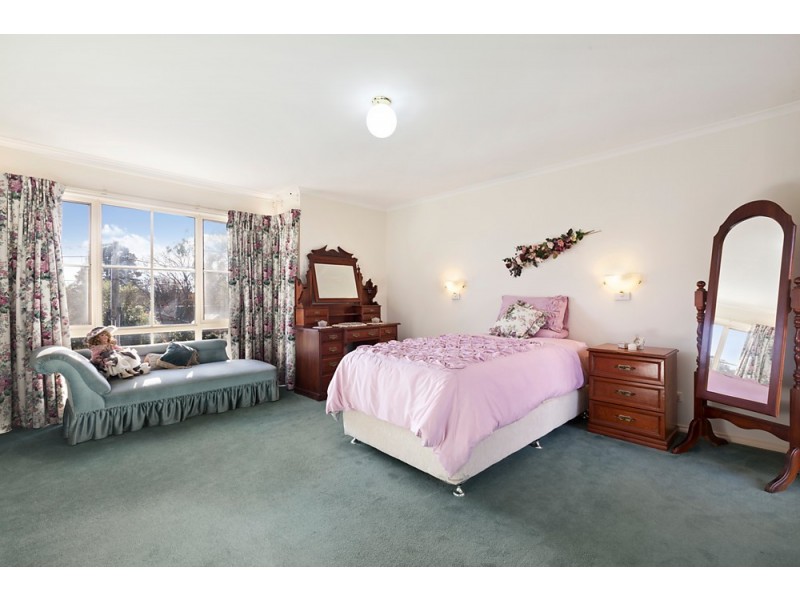2 Garrisson Grove, Wantirna VIC 3152