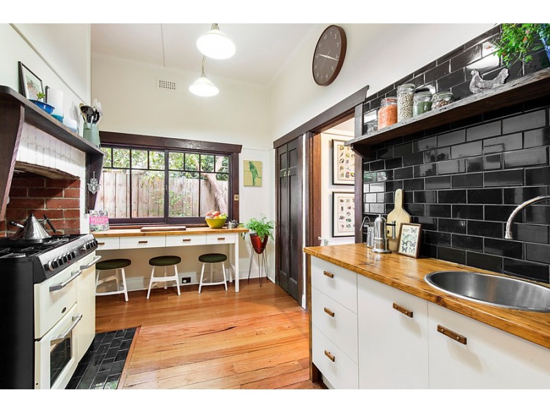 18 Main Street, Blackburn VIC 3130
