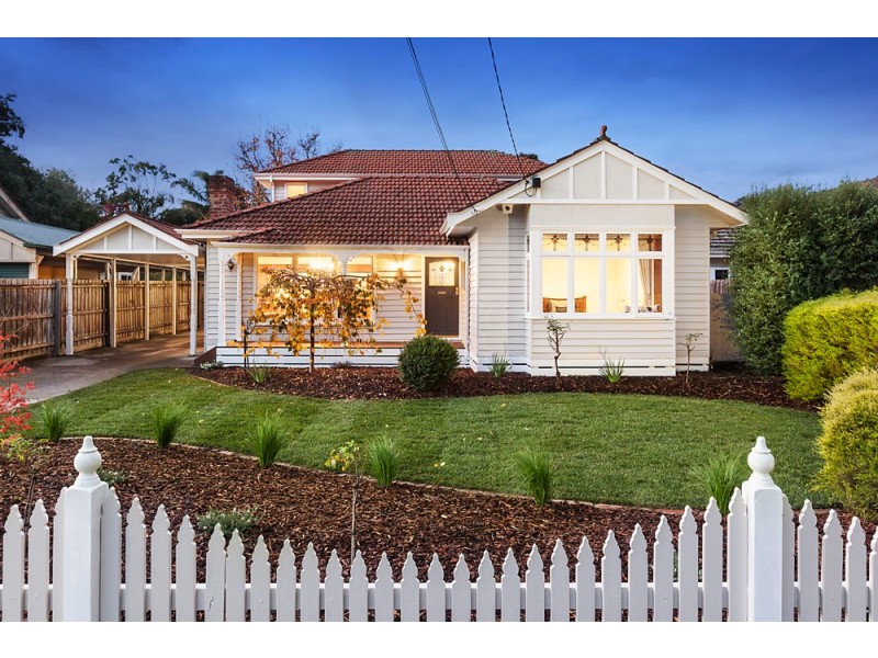 11 Rosstrevor Crescent, Mitcham VIC 3132