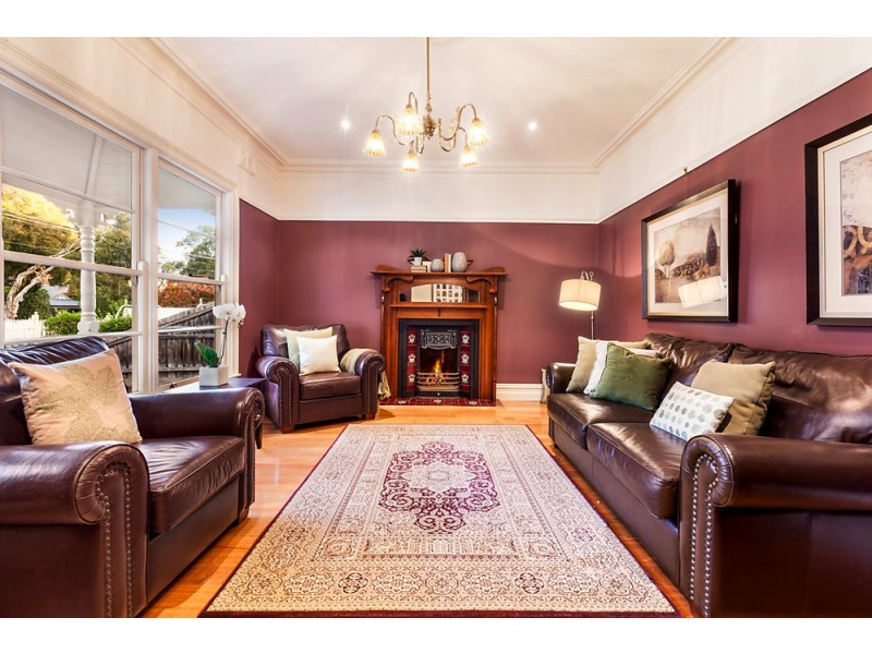 11 Rosstrevor Crescent, Mitcham VIC 3132