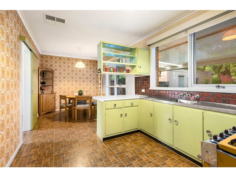 7 Linlithgow Street, Mitcham VIC 3132