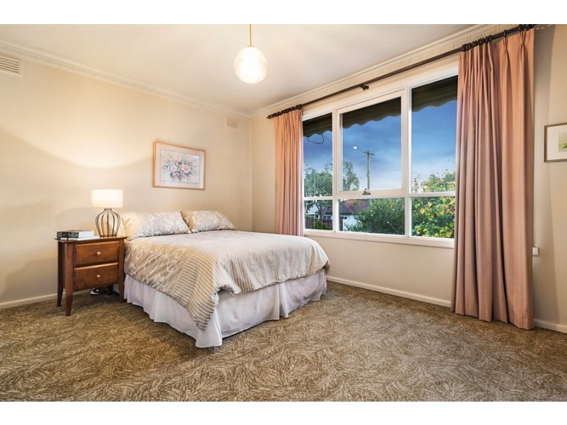 7 Linlithgow Street, Mitcham VIC 3132