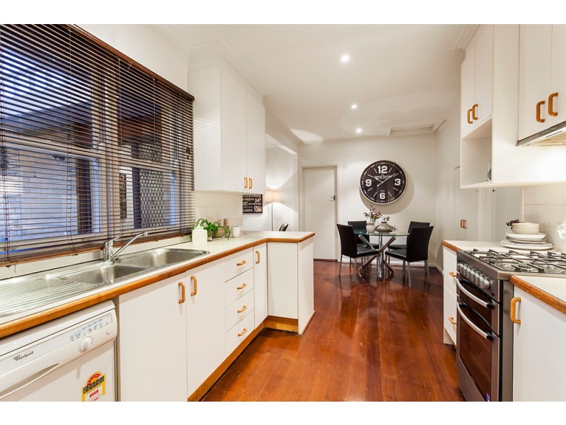 13 Crest Grove, Nunawading VIC 3131