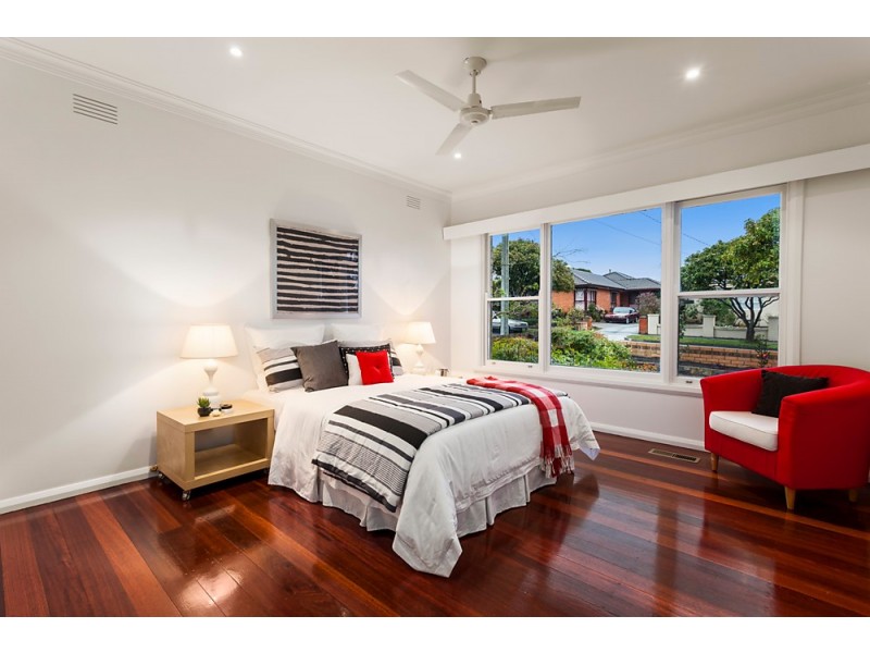 13 Crest Grove, Nunawading VIC 3131