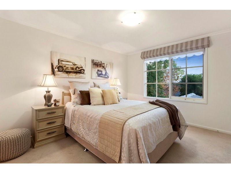 6 Crockerton Court, Blackburn South VIC 3130