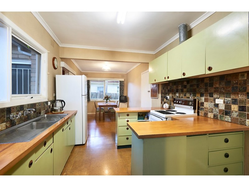 32 Dorothy Street, Burwood East VIC 3151