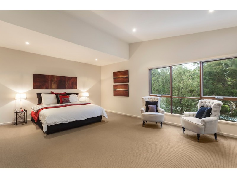 8 Buronga Avenue, Ringwood East VIC 3135