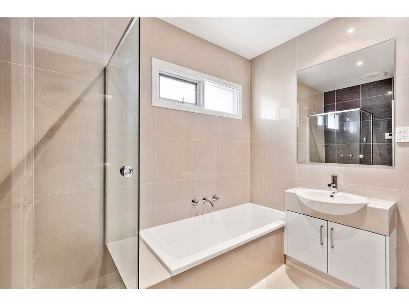 2/200 Springfield Road, Blackburn VIC 3130