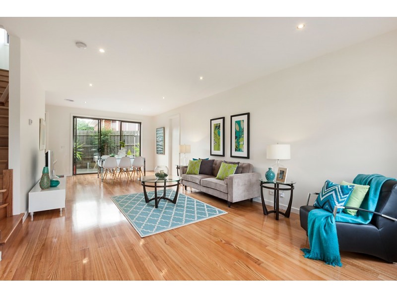 2/408 Middleborough Road, Blackburn VIC 3130