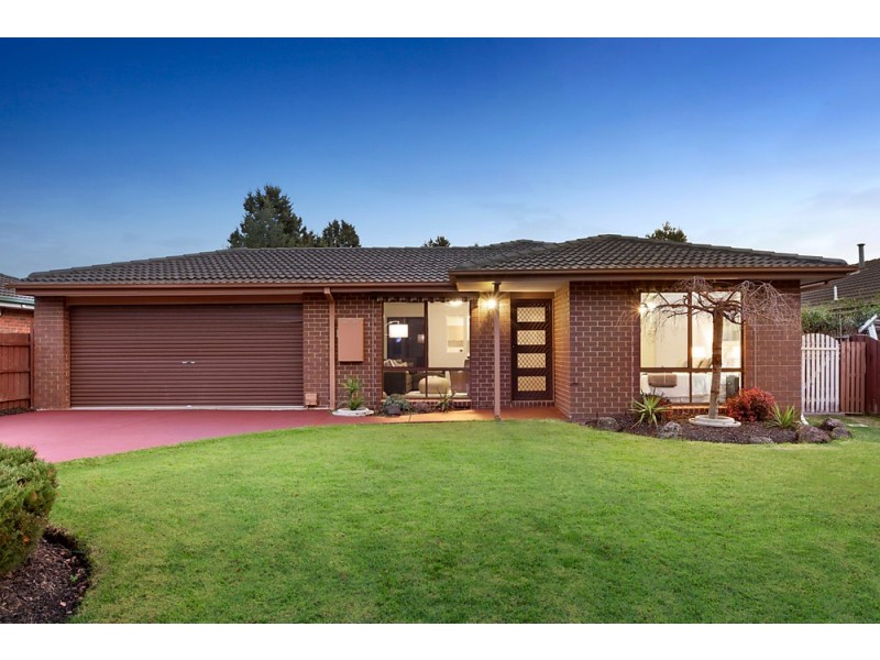 8 Stephanie Close, Ferntree Gully VIC 3156