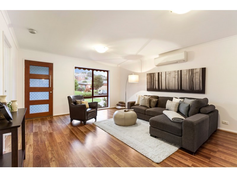 8 Stephanie Close, Ferntree Gully VIC 3156