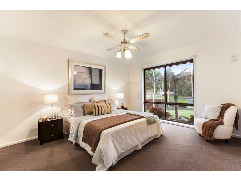 8 Stephanie Close, Ferntree Gully VIC 3156