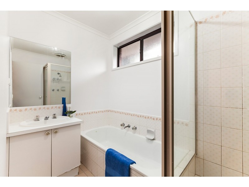 8 Stephanie Close, Ferntree Gully VIC 3156