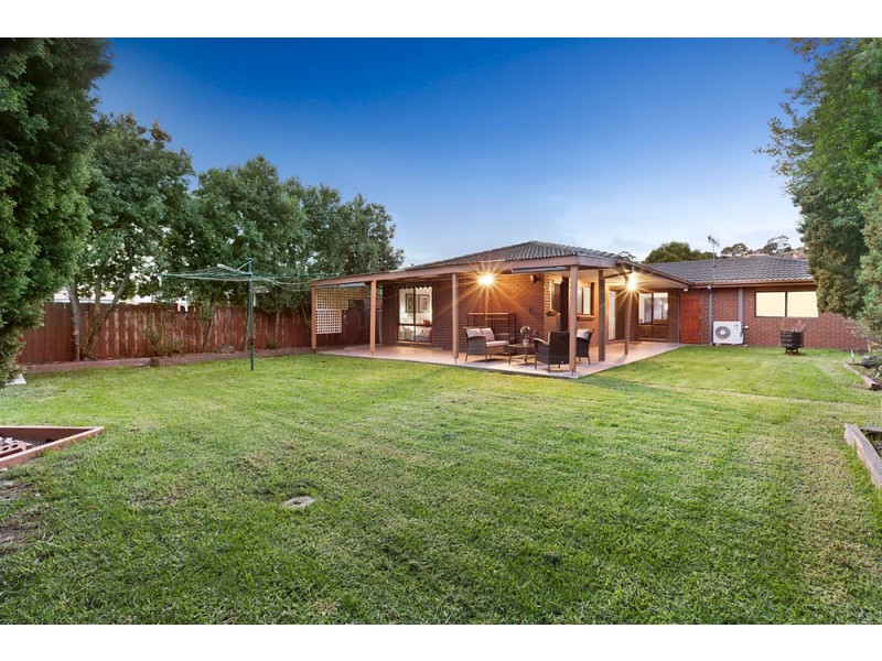 8 Stephanie Close, Ferntree Gully VIC 3156