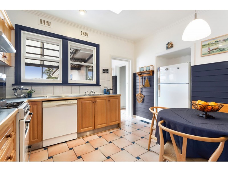 25 Beverley Crescent, Blackburn VIC 3130