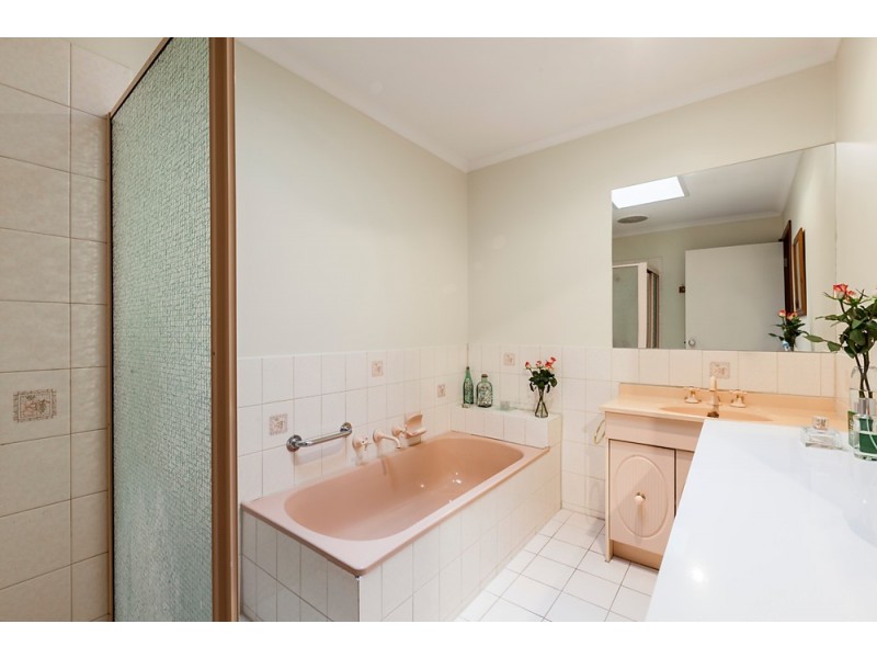 2/24 Jolimont Road, Forest Hill VIC 3131