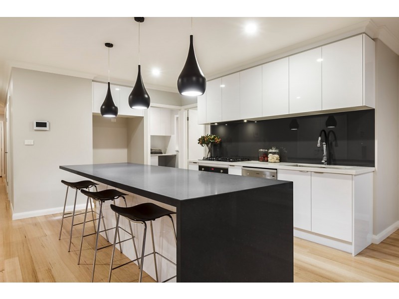 16 Sandgate Road, Blackburn South VIC 3130