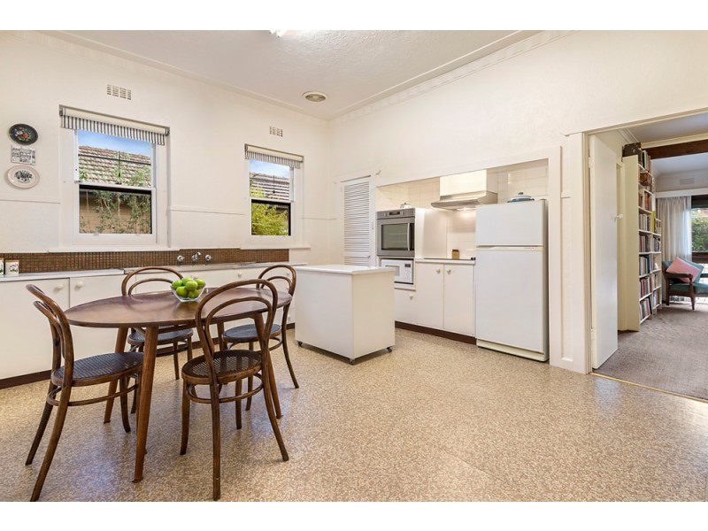 14 Oliver Avenue, Blackburn VIC 3130