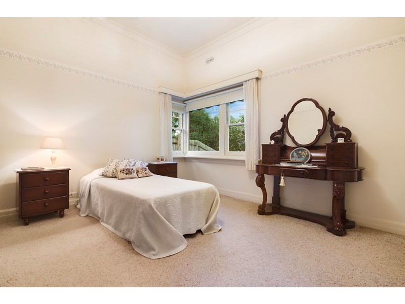 14 Oliver Avenue, Blackburn VIC 3130