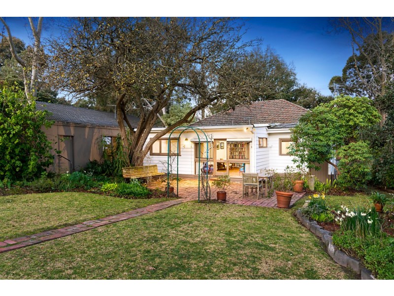 14 Oliver Avenue, Blackburn VIC 3130