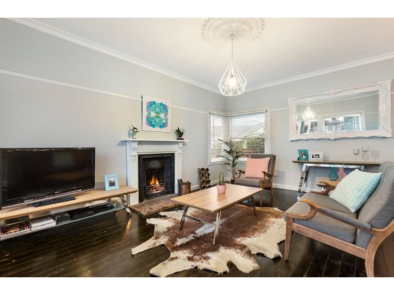 47 Rosstrevor Crescent, Mitcham VIC 3132