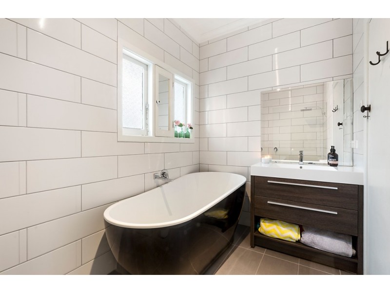 47 Rosstrevor Crescent, Mitcham VIC 3132