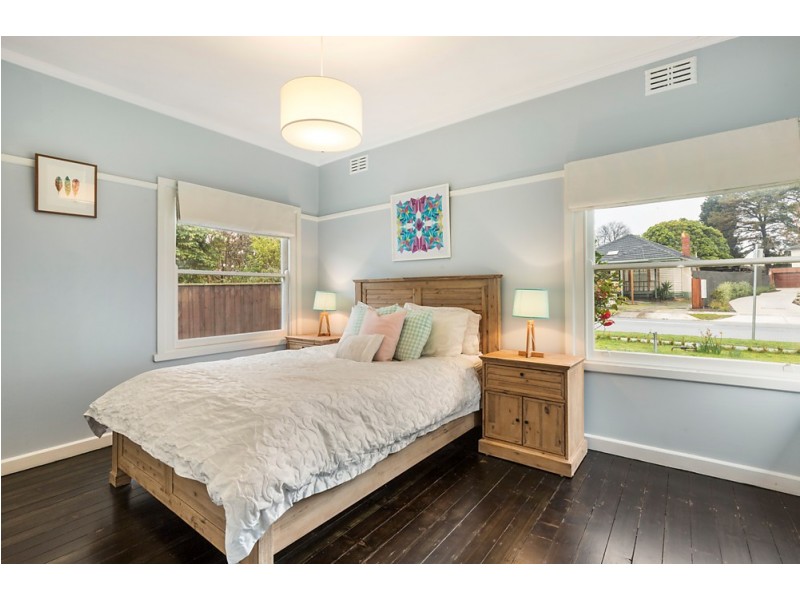 47 Rosstrevor Crescent, Mitcham VIC 3132