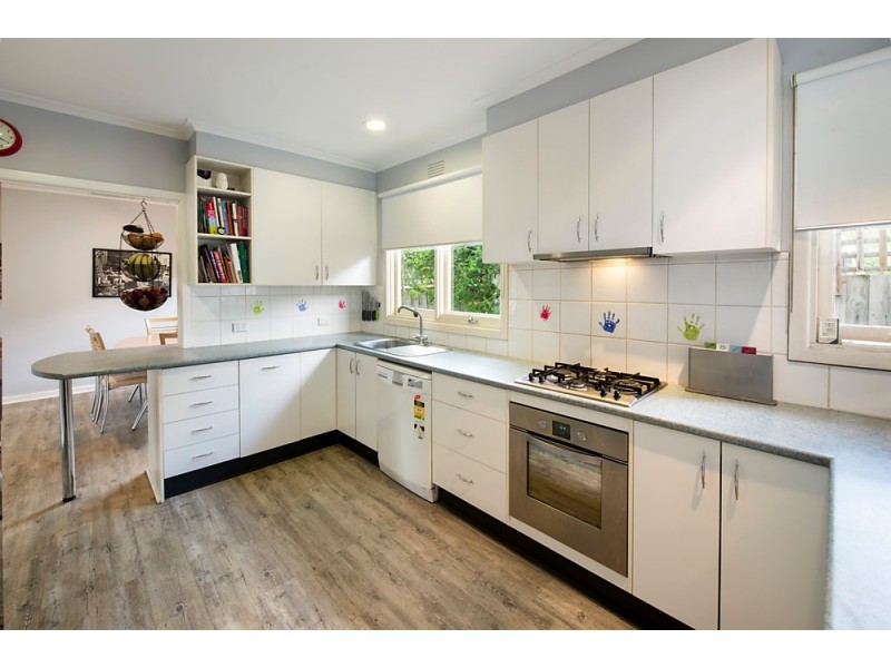 6 Rialton Avenue, Blackburn North VIC 3130