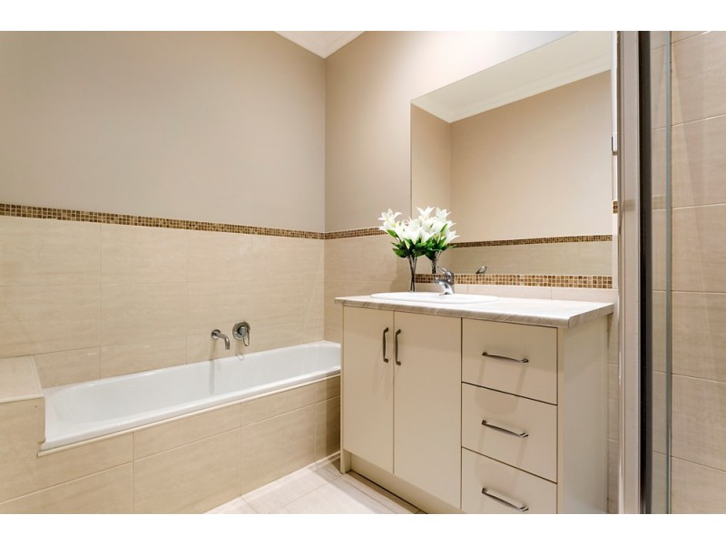 2/8 Milne  Street, Mitcham VIC 3132